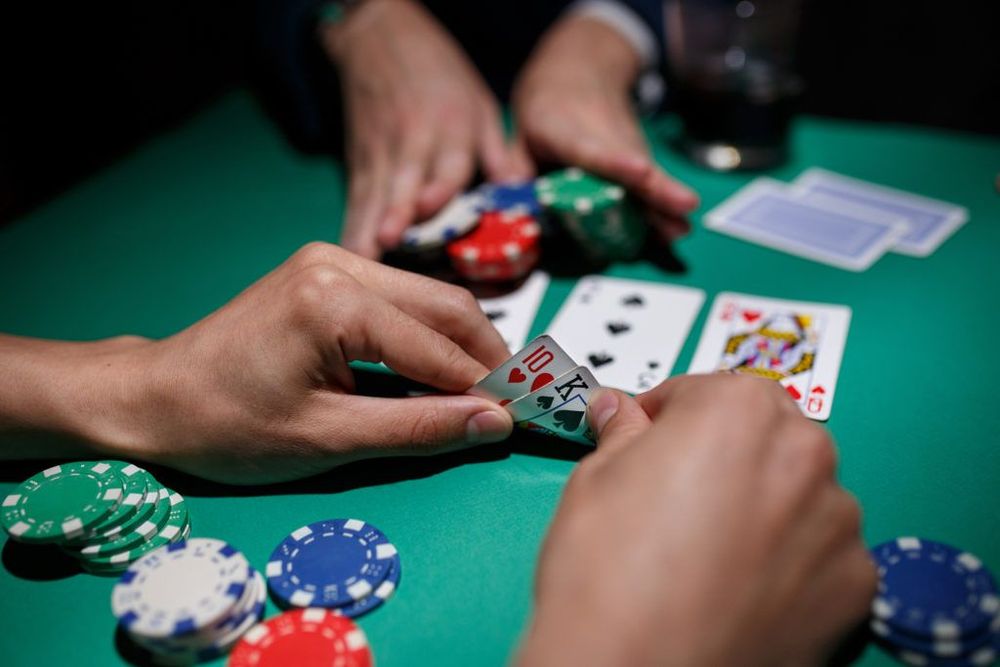 spil online poker på casino